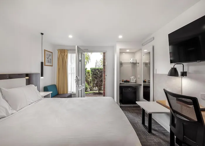 Best Western Plus Buckingham International